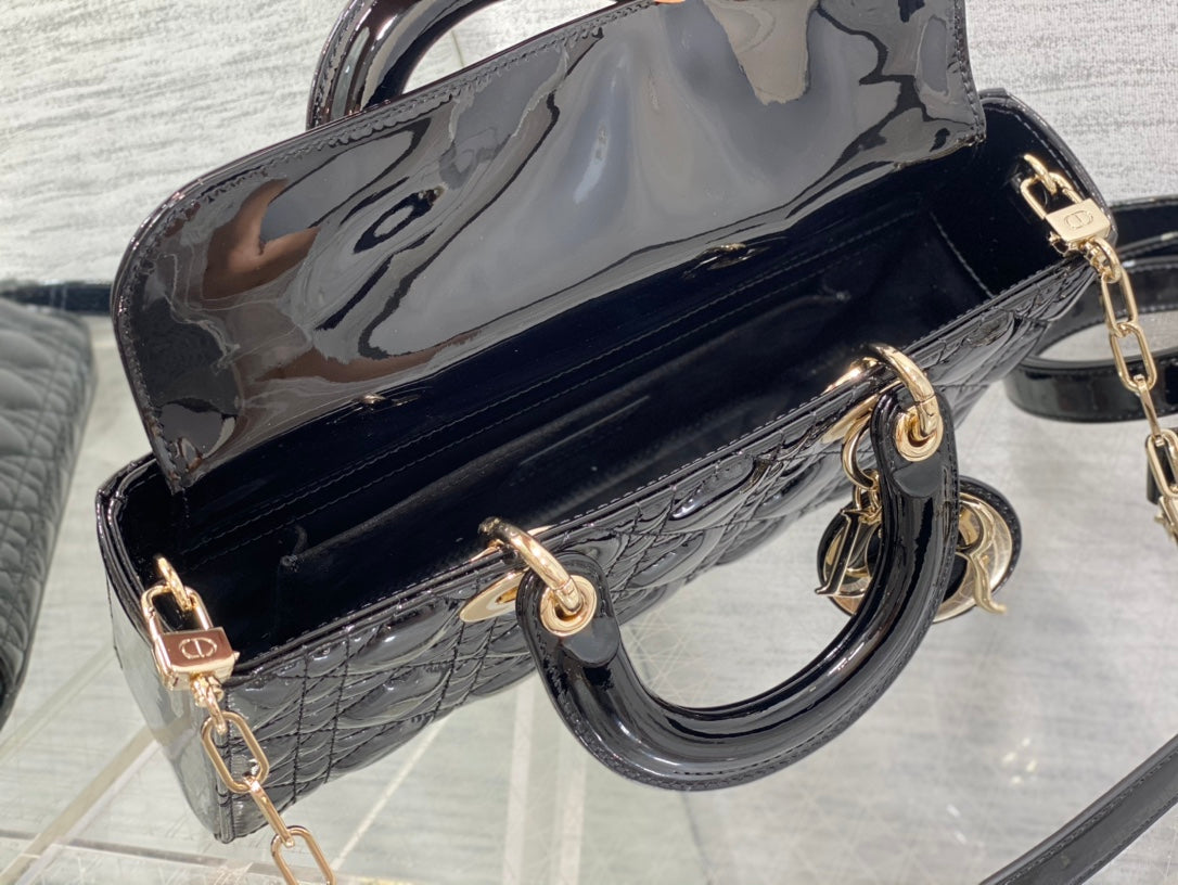 BD- Lady Medium Patent Black Leather Bag - 26x6x14cm