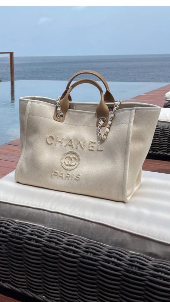 BC- Pearl  Tote Bag in Beige