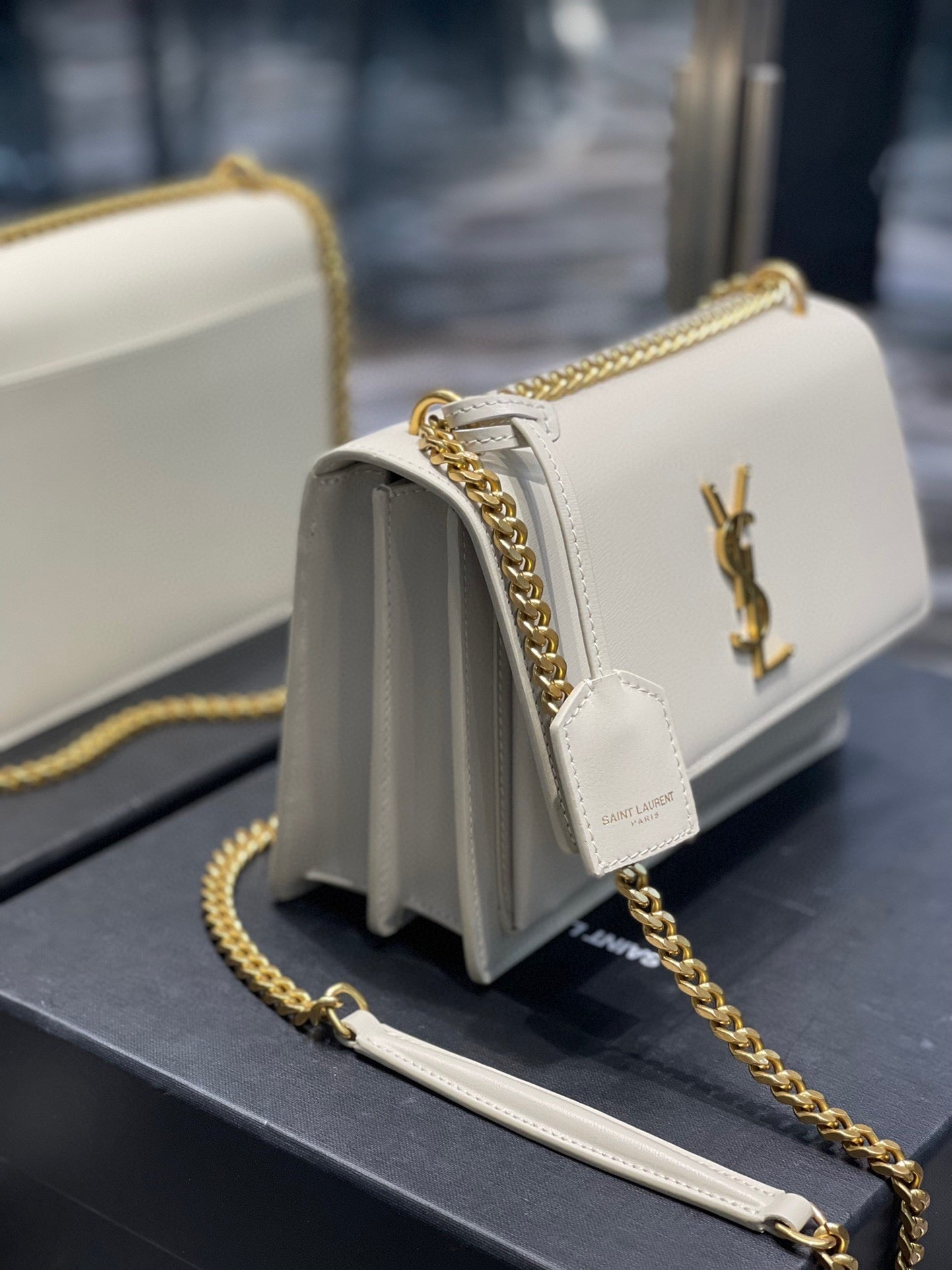 BY- Medium Sunset Bag 22 White Lambskin Gold Tone 22 x 16 x 8cm