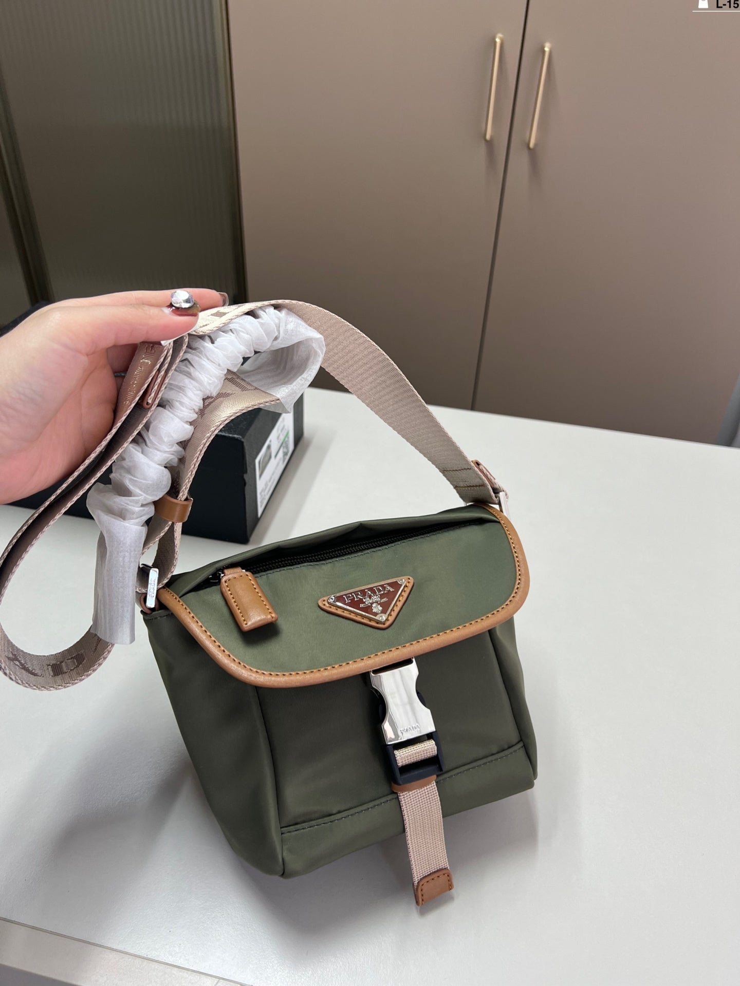 BP- Vintage Messenger Bag Crossbody 16x15cm