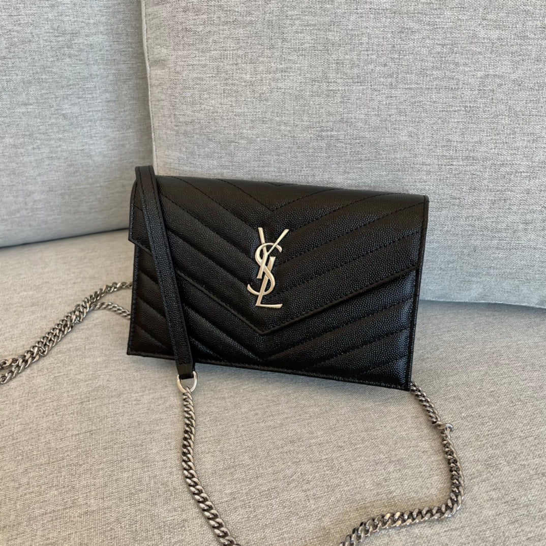 BY-Wallet Black Grain Leather 19x11.5x4 cm