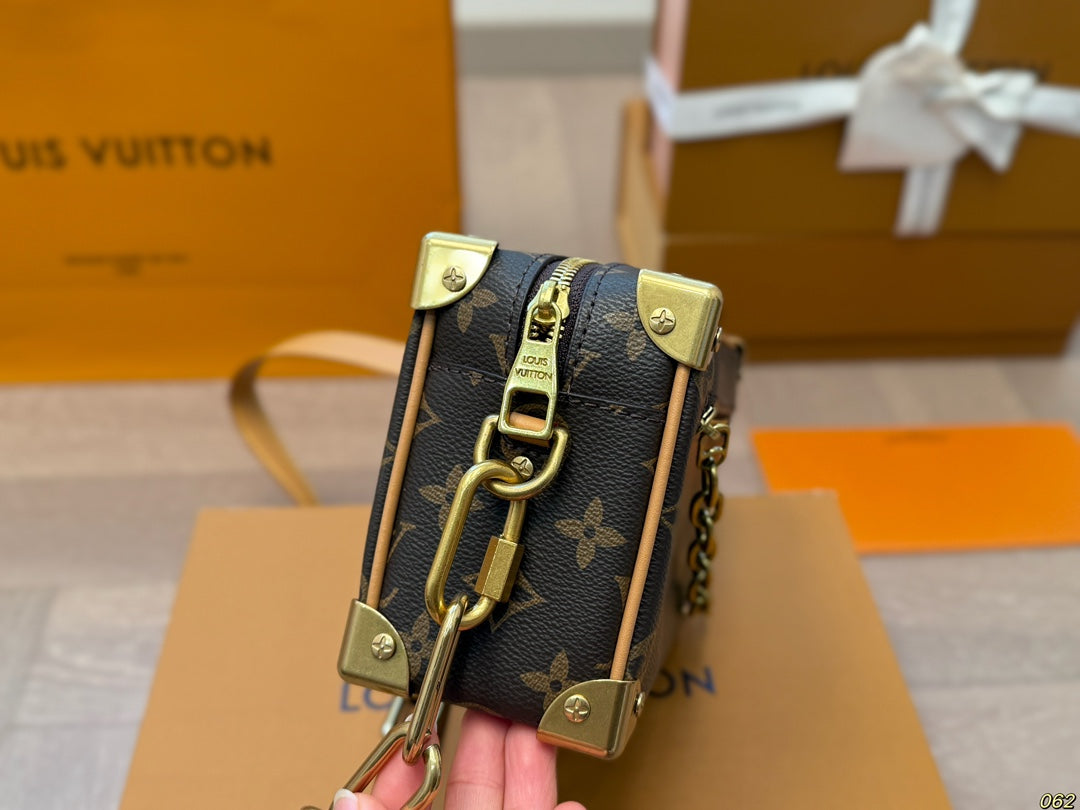 BL- Top quality Soft Trunk Box Bag Satchel 18x12cm