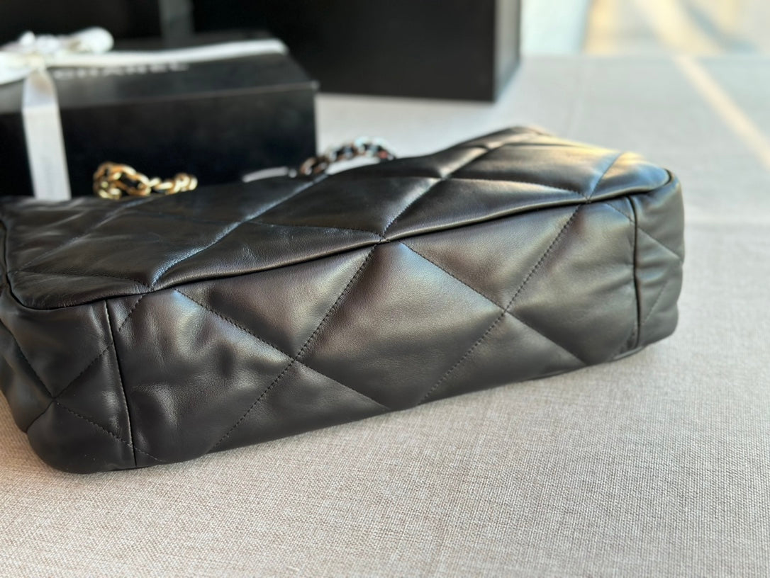 BC-19 Shopping Bag 41 Black Lambskin 24 x 41 x 10 cm