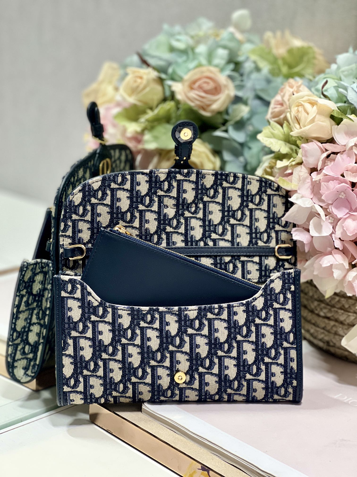 BD- Wallet on Chain East West Blue Oblique Jacquard - 21.5*12*4cm
