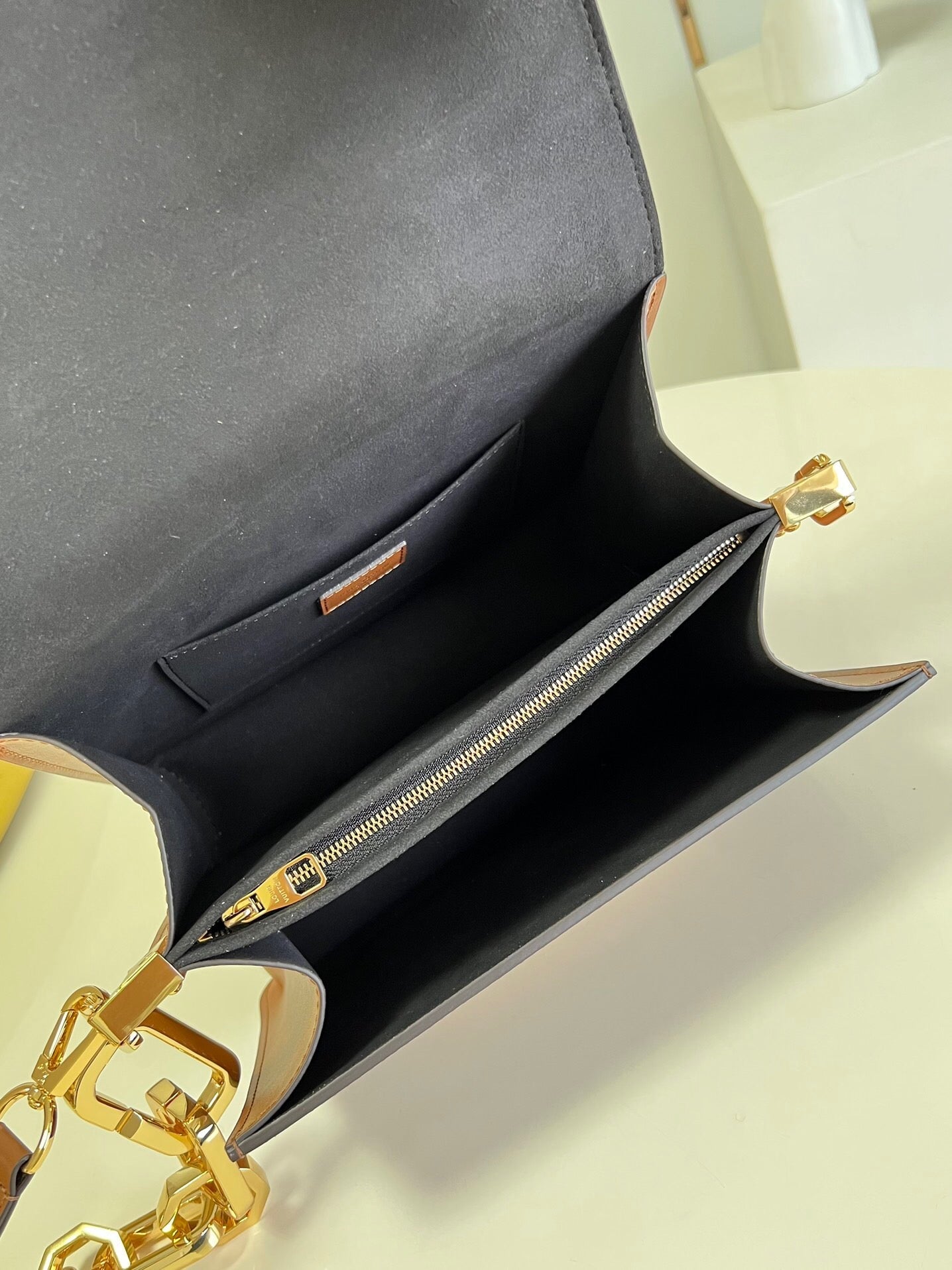 BL- Nl12563. Bag 25cm M46537