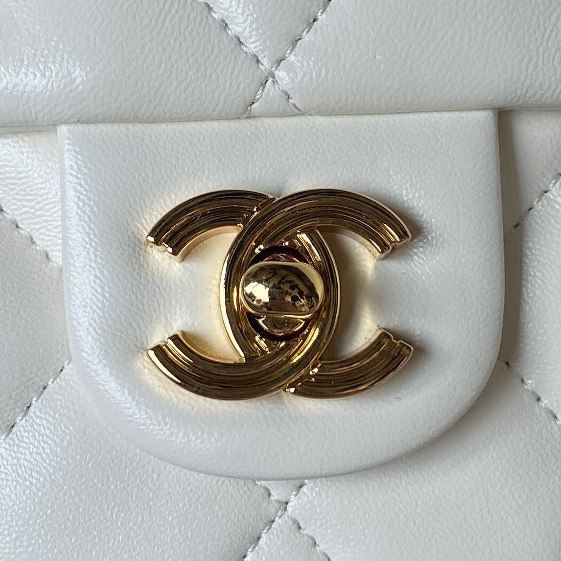 BC- Flap Bag Gold Top Handle White - 13X21X8cm