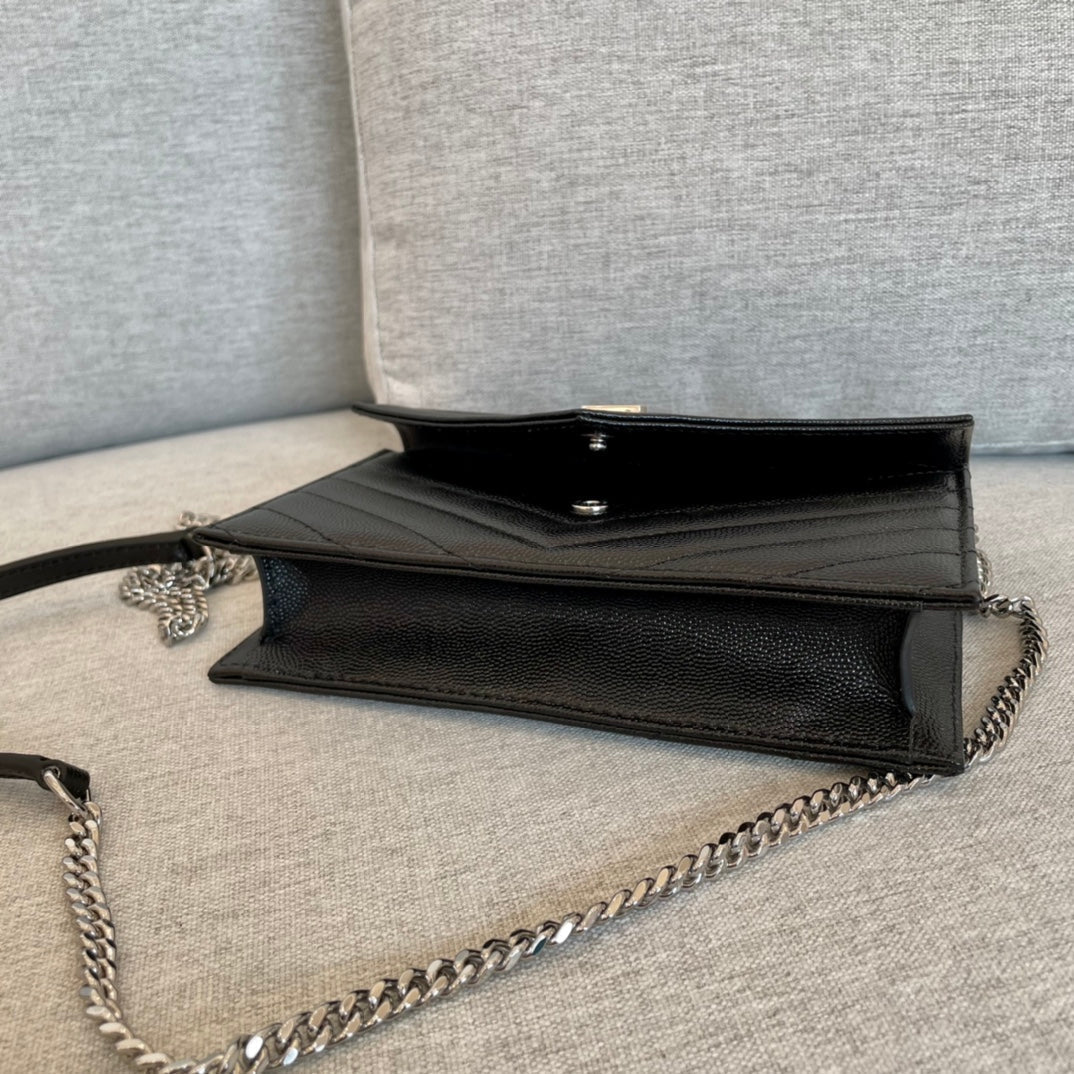 BY-Wallet Black Grain Leather 19x11.5x4 cm