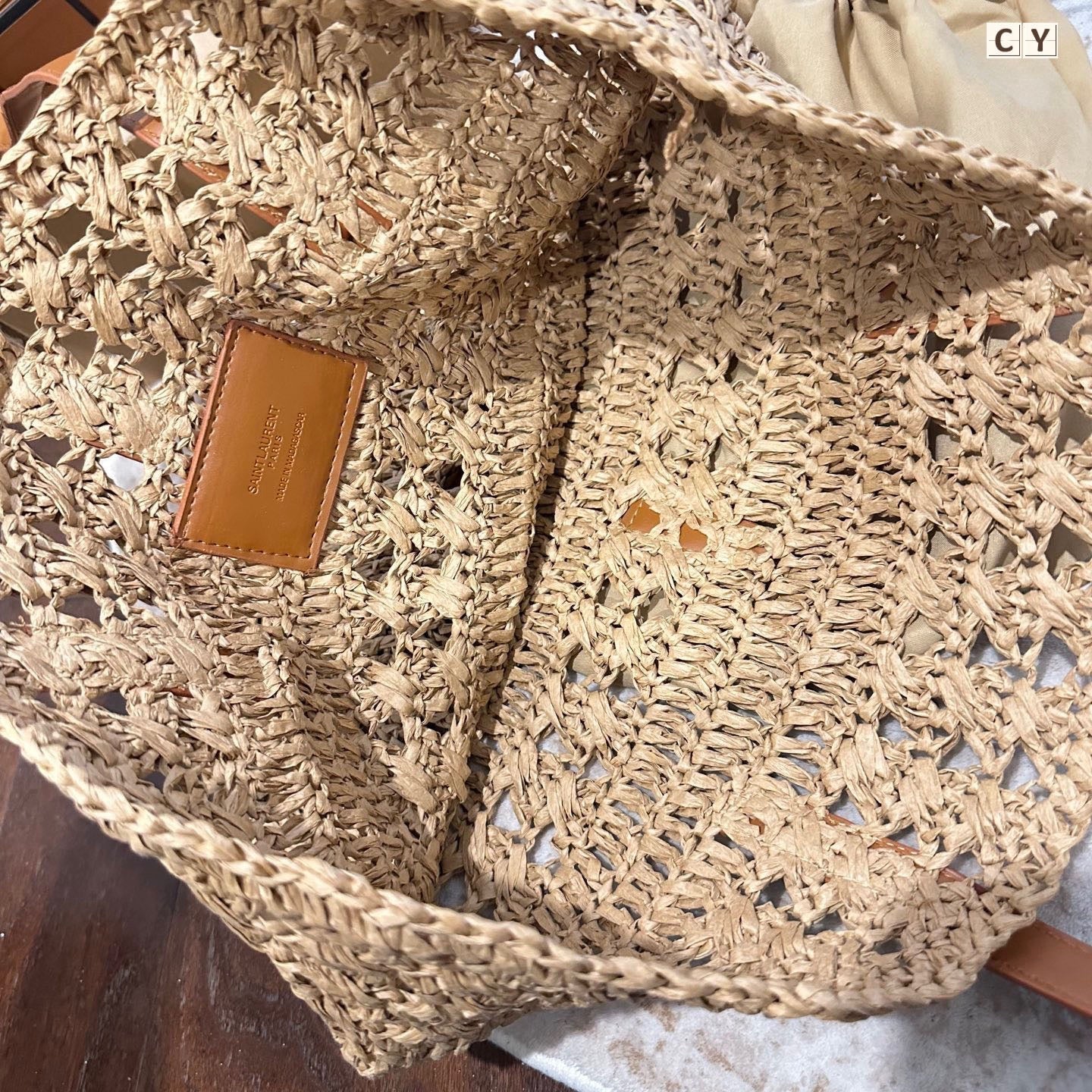 BY- PANIER MEDIUM INNO.265424AND VEGETABLE-TANNED LEATHER
