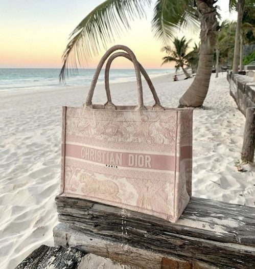 BD- Book Tote MediumPink Embroider - 36 x 27.5 x 16.5 cm