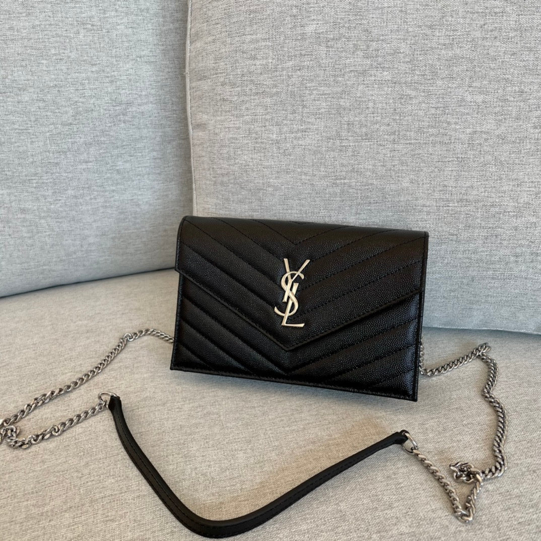 BY-Wallet Black Grain Leather 19x11.5x4 cm