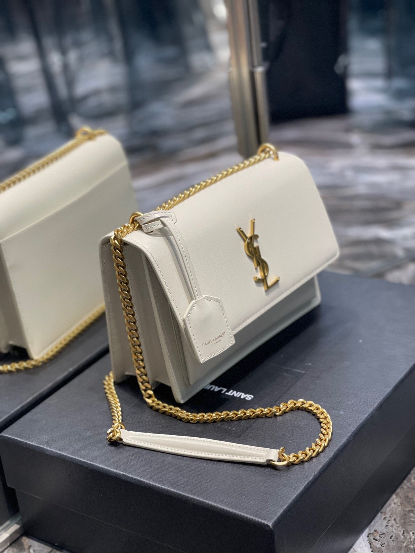 BY- Medium Sunset Bag 22 White Lambskin Gold Tone 22 x 16 x 8cm