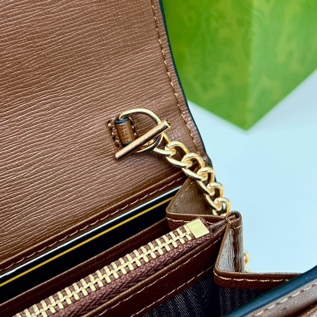 BG- Brown Saddle Buckle Handbag 19x10.5x3.5cm