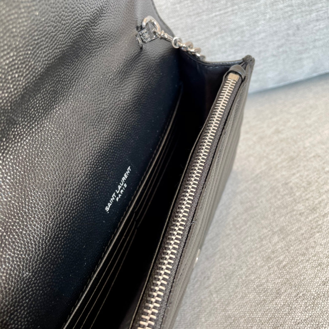 BY-Wallet Black Grain Leather 19x11.5x4 cm