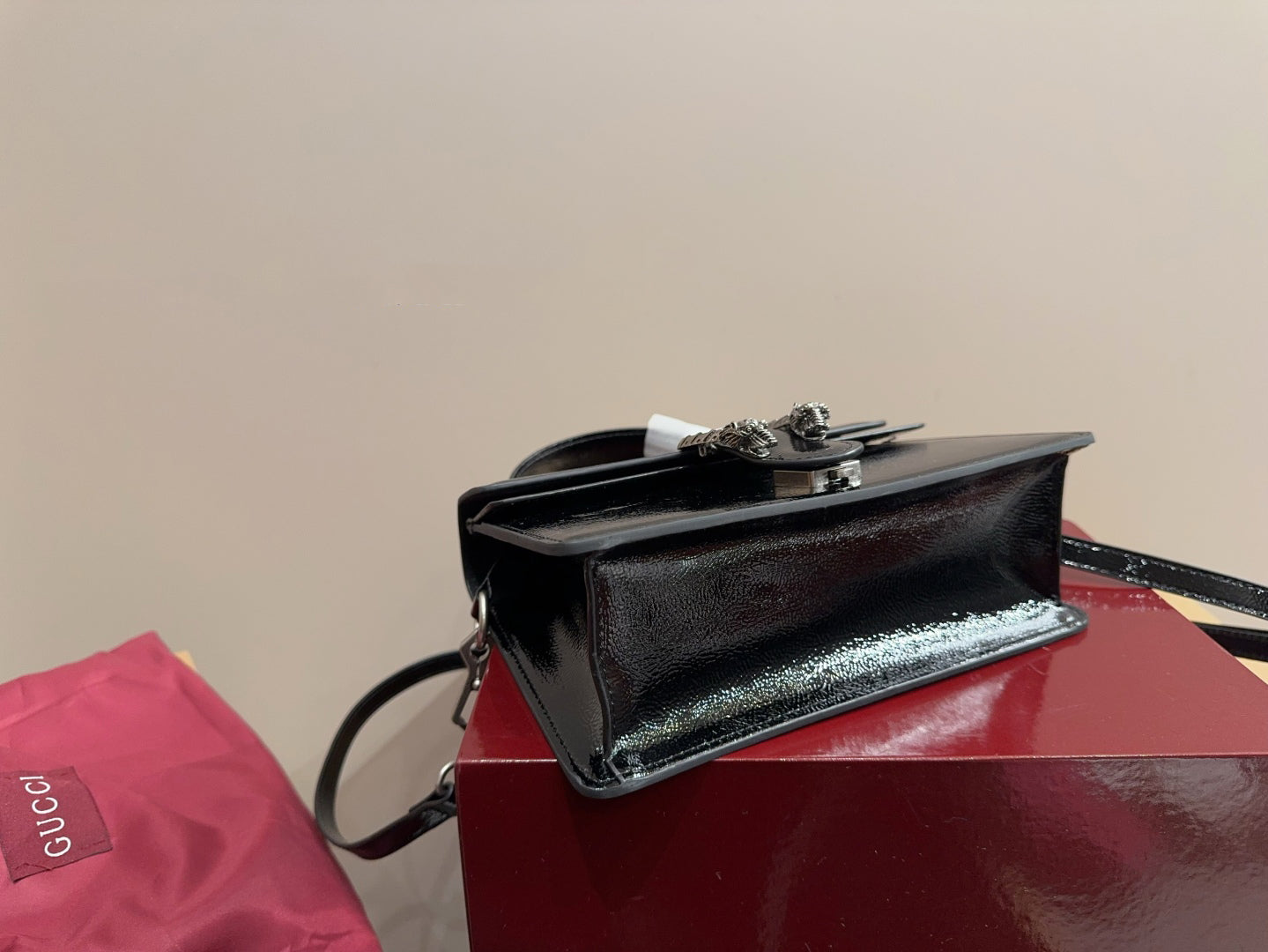 BG- Glossy Black Handbag Crossbody 24x17cm