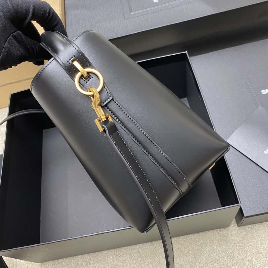 BY- NEW WAVE MULTI-POCHETTE Handbag