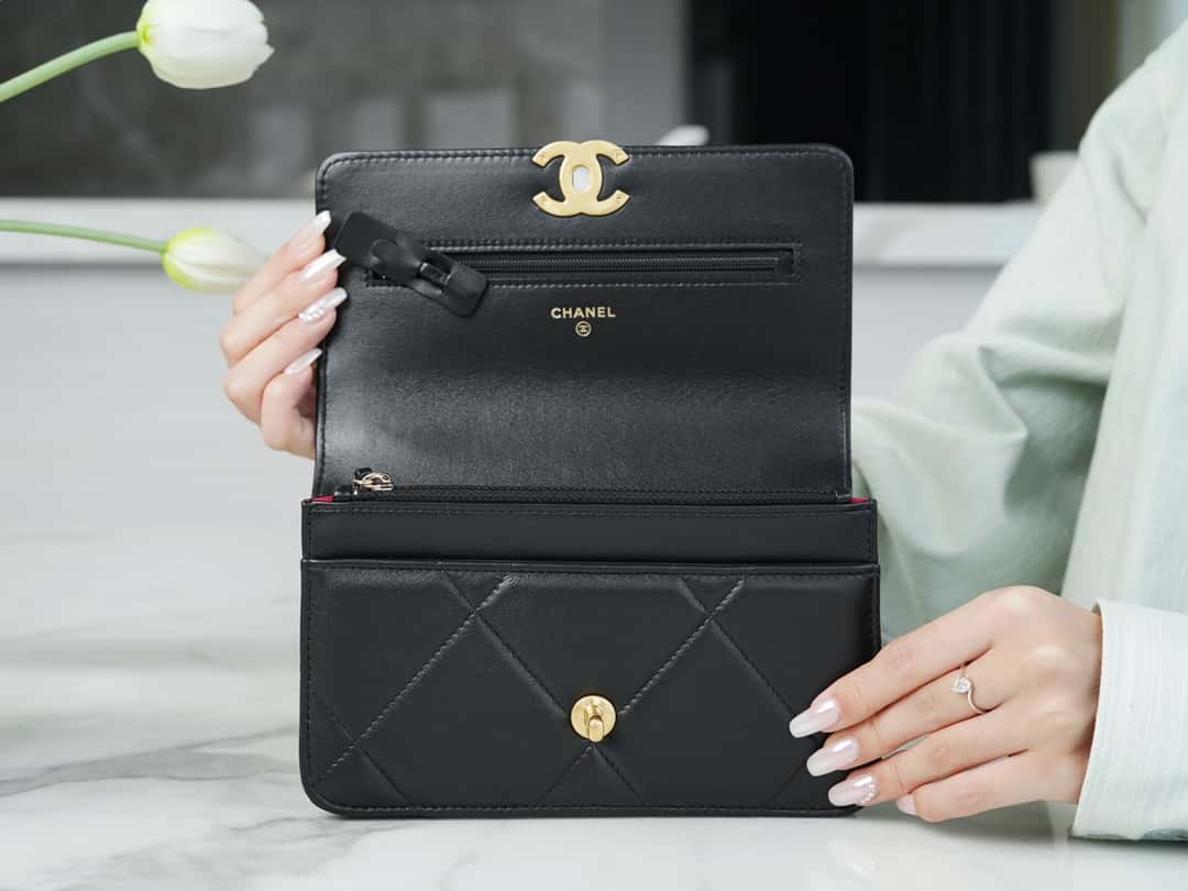 BC-19Wallet On Chain AP0957 BLACK Flap Bag