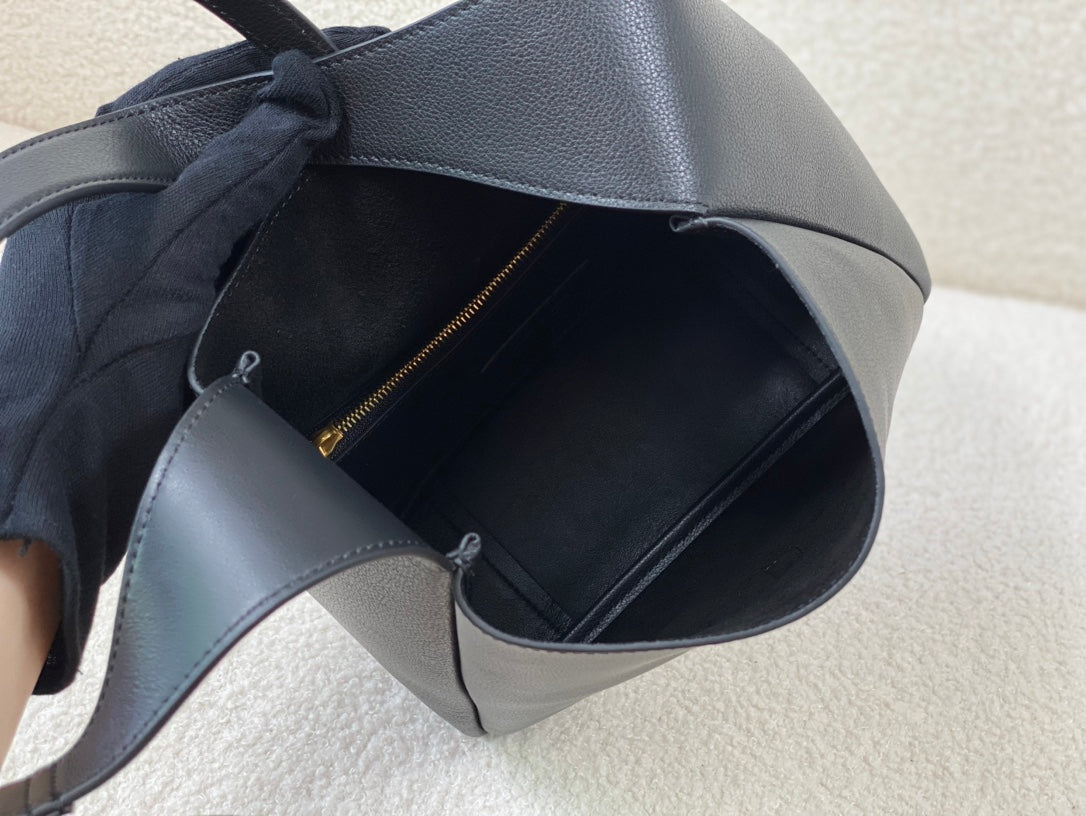 BY-A 7 Supple Small Grained Leather Black 23 x 22 x 8.5cm