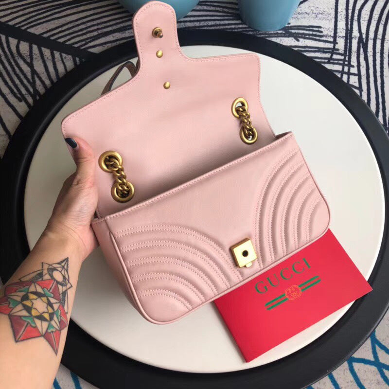 BG- matelass shoulder bag in Pink