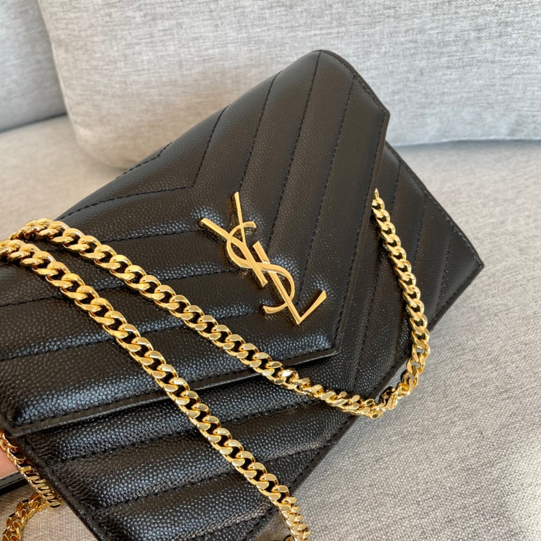 BY-Wallet Black Grain Leather Golden Hardware 19 cm