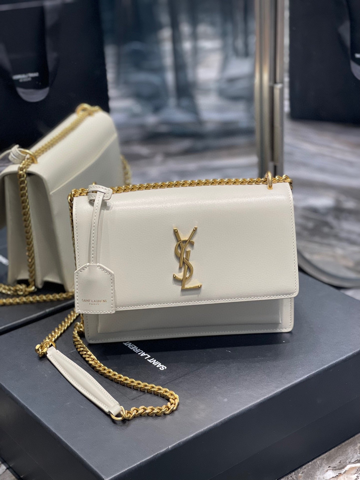 BY- Medium Sunset Bag 22 White Lambskin Gold Tone 22 x 16 x 8cm