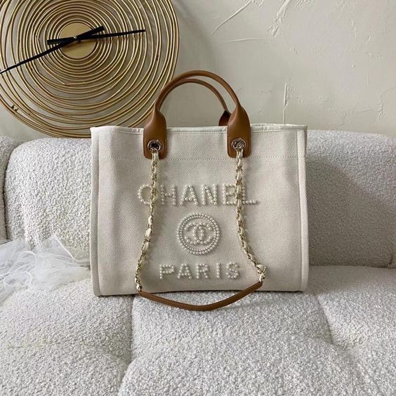 BC- Pearl  Tote Bag in Beige
