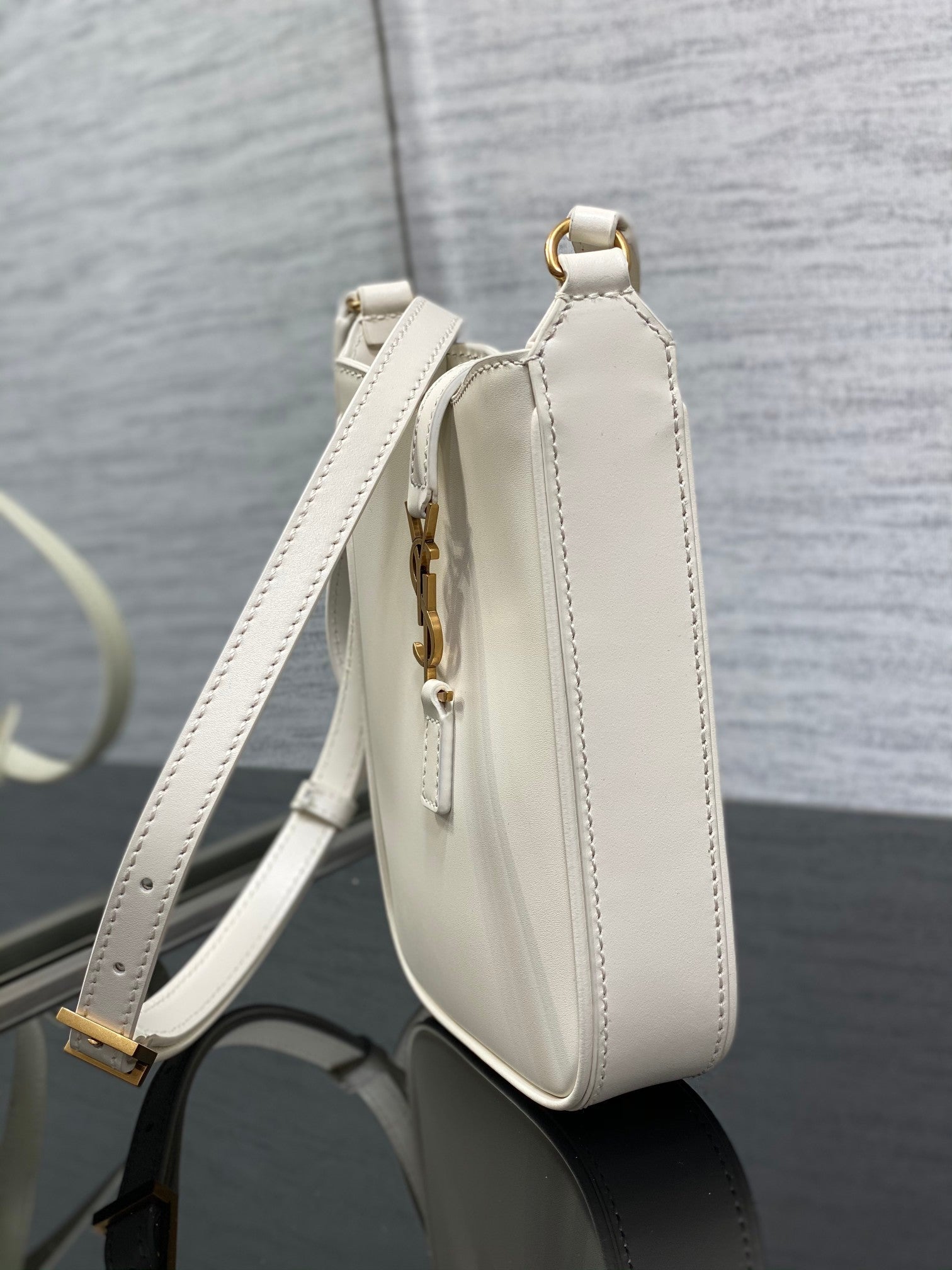BY-A 7 Mini White Bag - 13x20x4cm