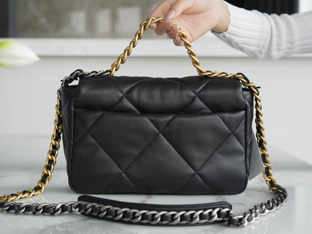 BC- 19BAG AS1160 Black Gold Buckle Bag Small 26CM