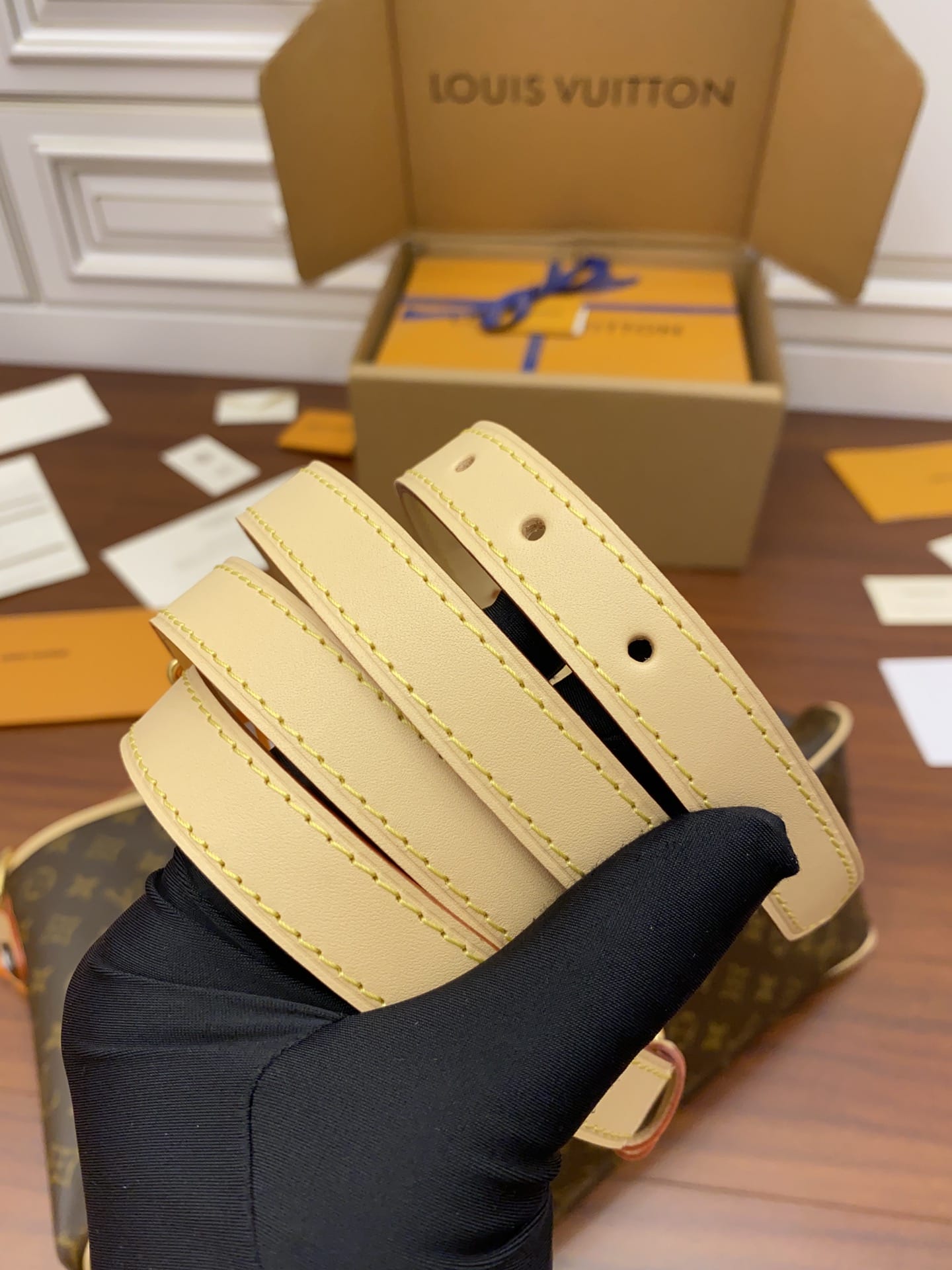 BL- Graceful Leather Bag