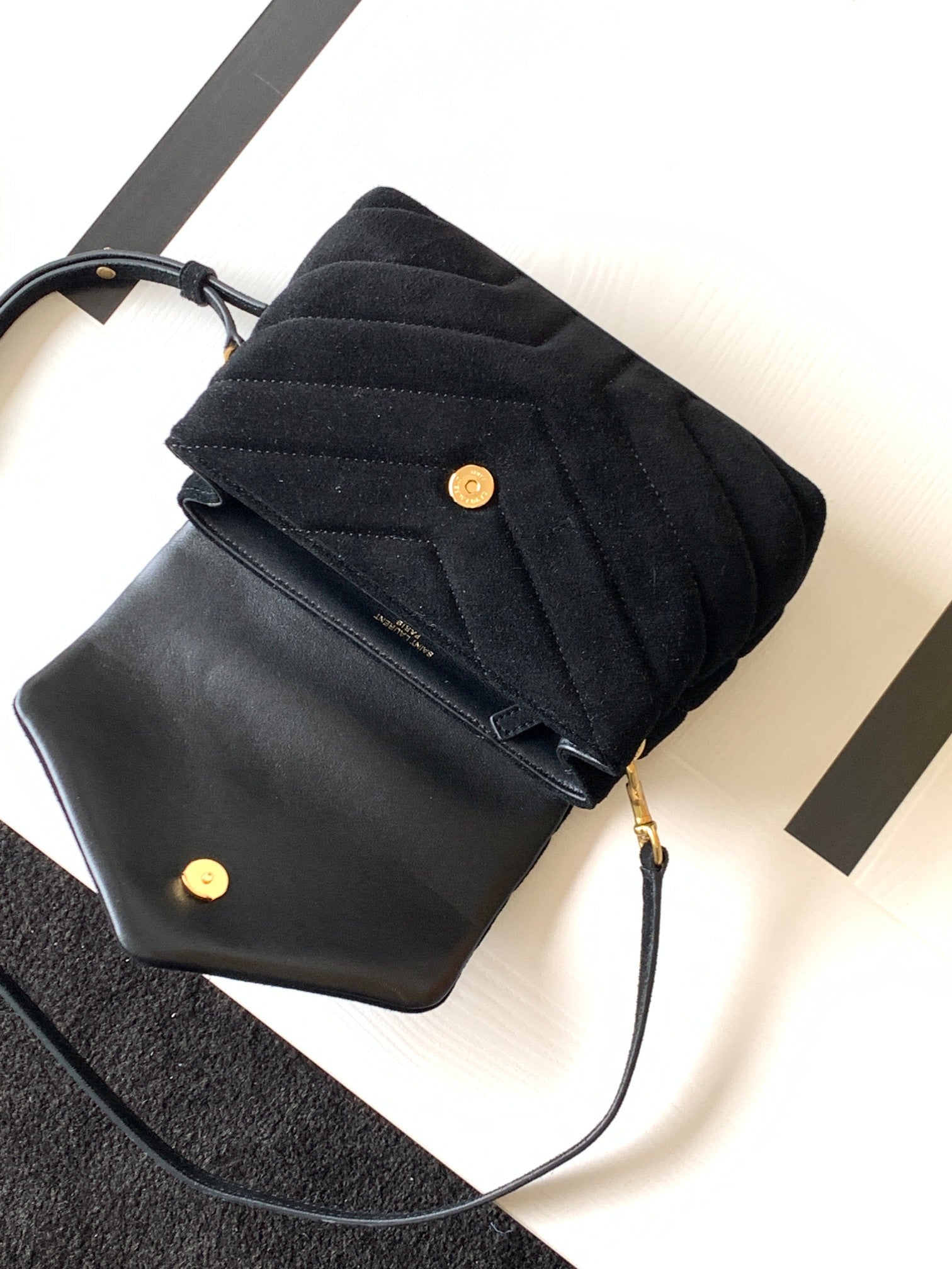 BY- 20 Black Velvet  20x14x7cm