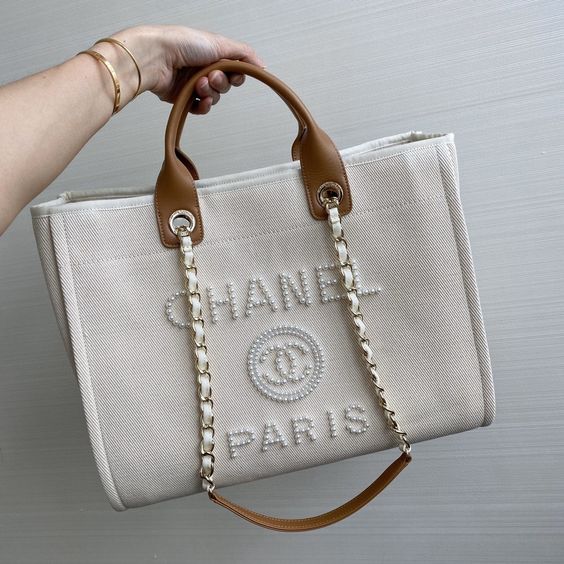 BC- Pearl  Tote Bag in Beige