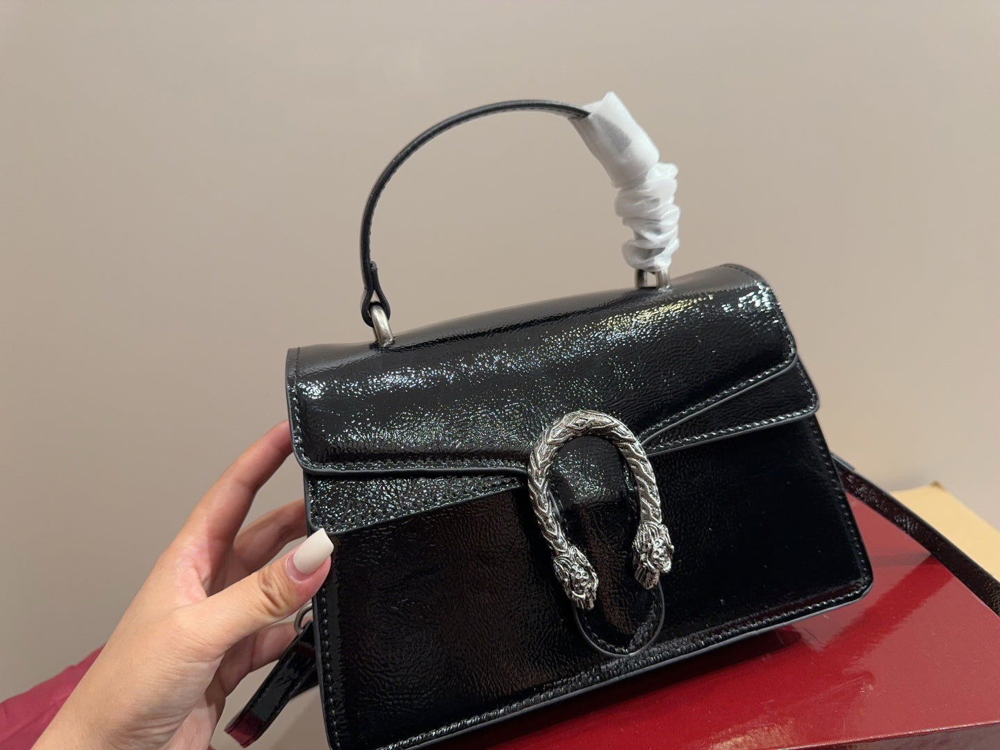 BG- Glossy Black Handbag Crossbody 24x17cm
