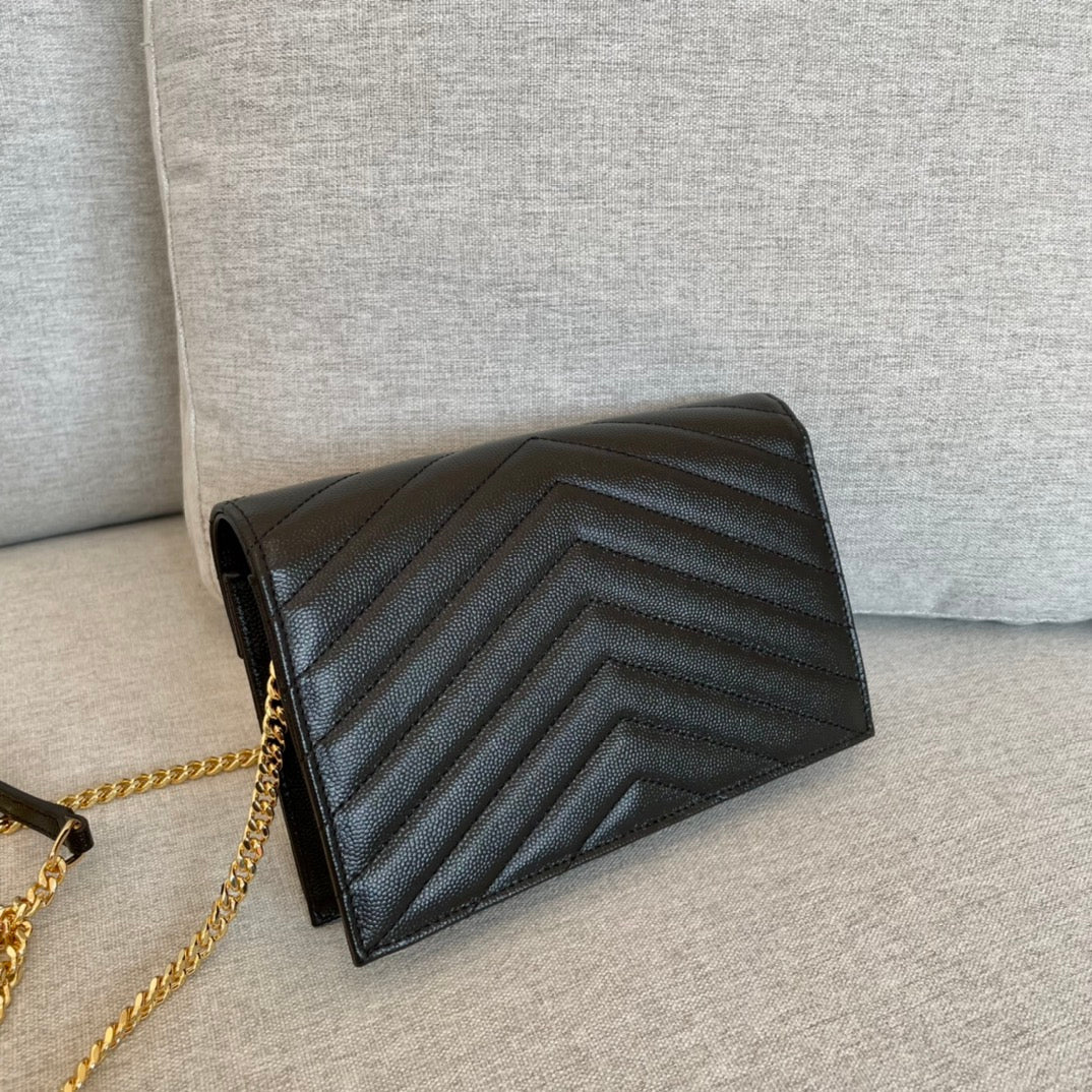 BY-Wallet Black Grain Leather Golden Hardware 19 cm