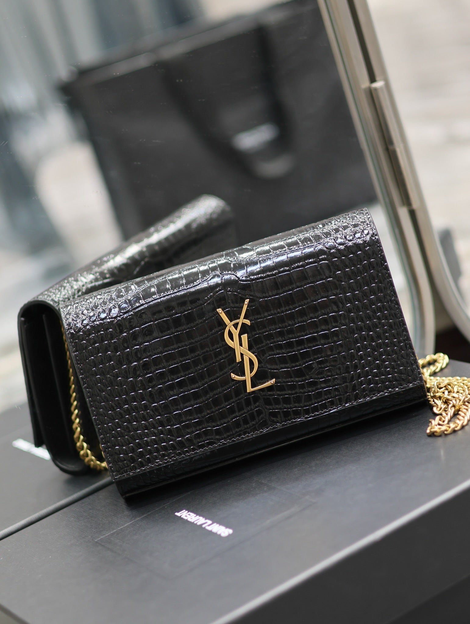 BY-NO.426584 Croc Embossed BLack Gold Hardware - 23x14x3cm