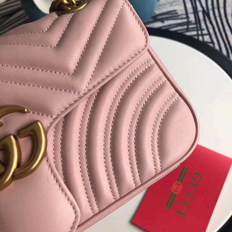 BG- matelass shoulder bag in Pink