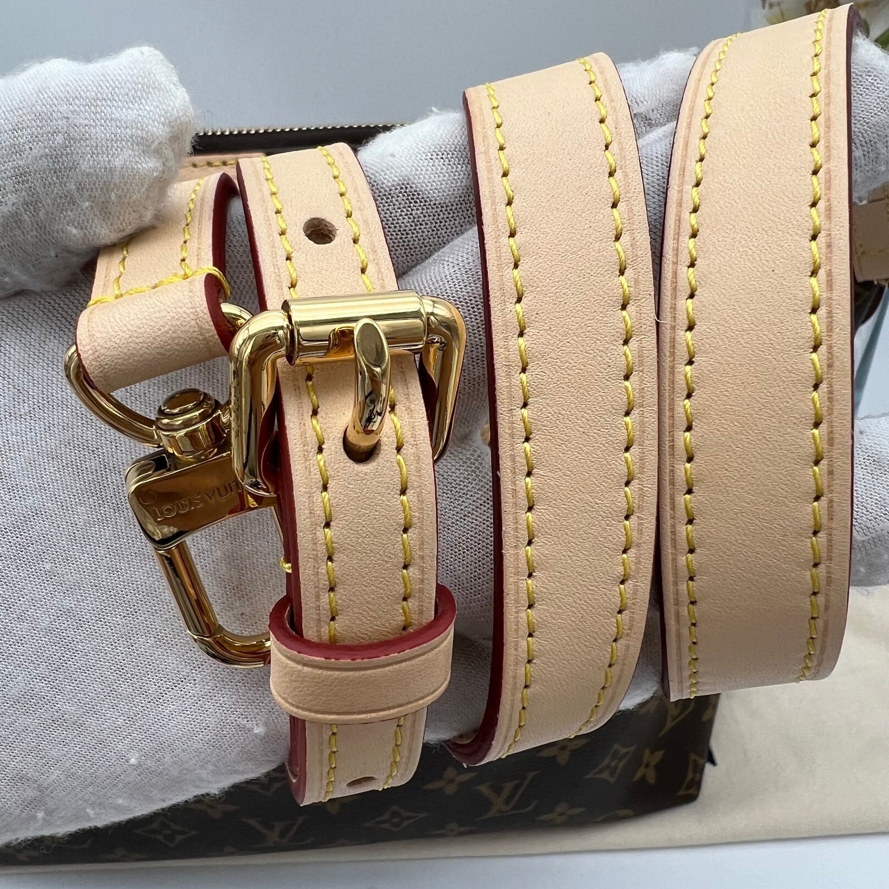 BL- 21st Century Top quality PM satchel 32 x 13 x 29 cm