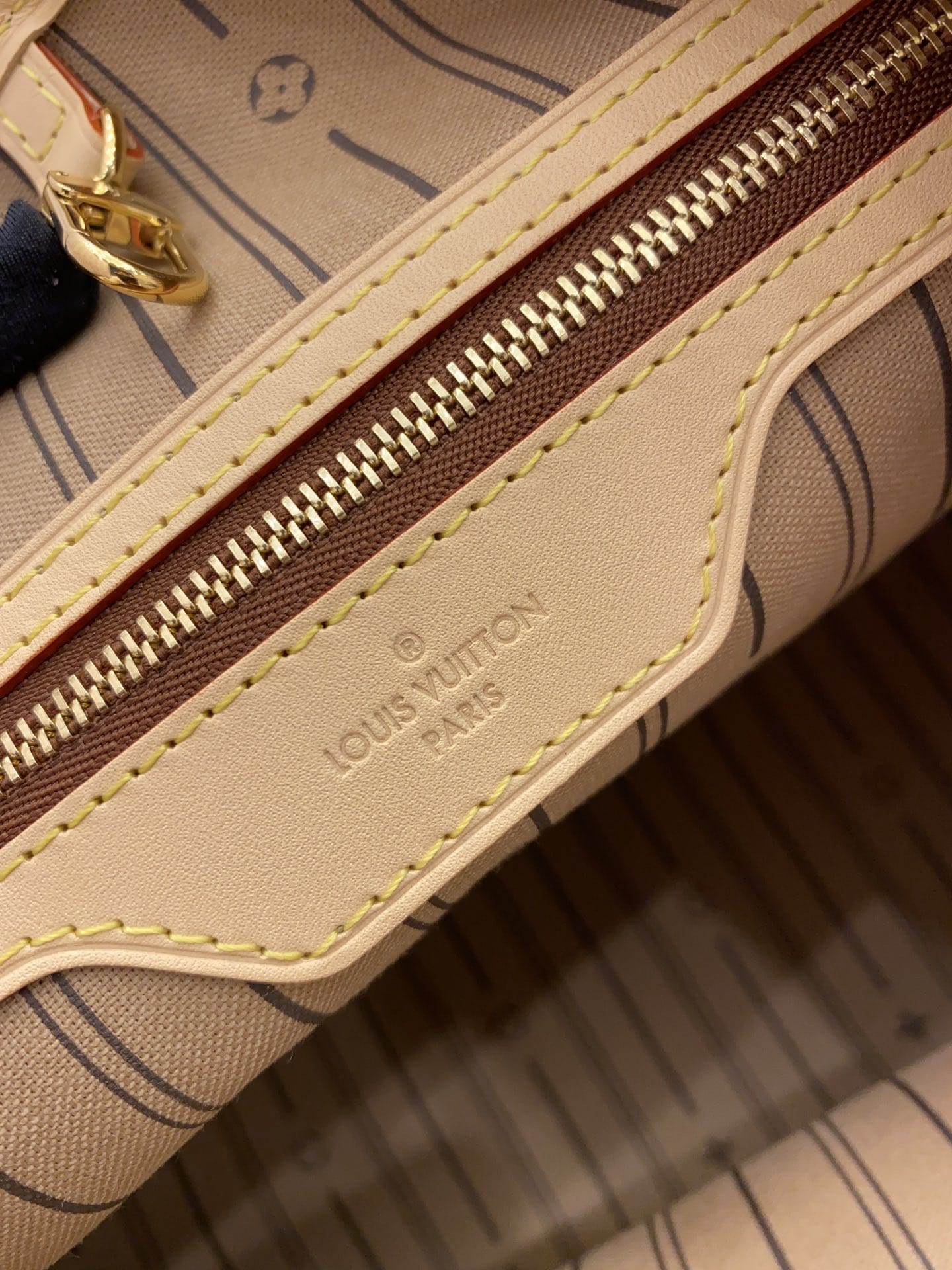 BL- Graceful Leather Bag