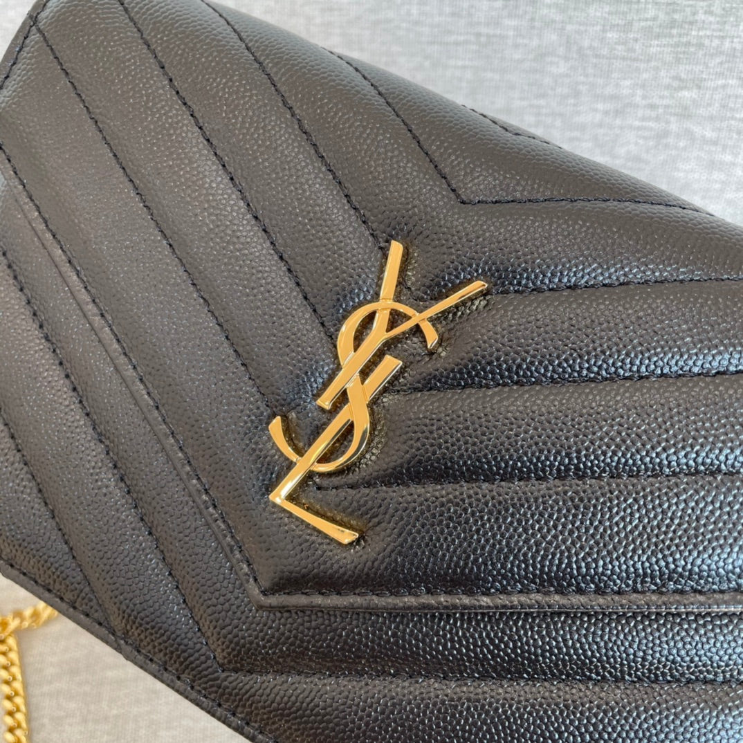 BY-Wallet Black Grain Leather Golden Hardware 19 cm
