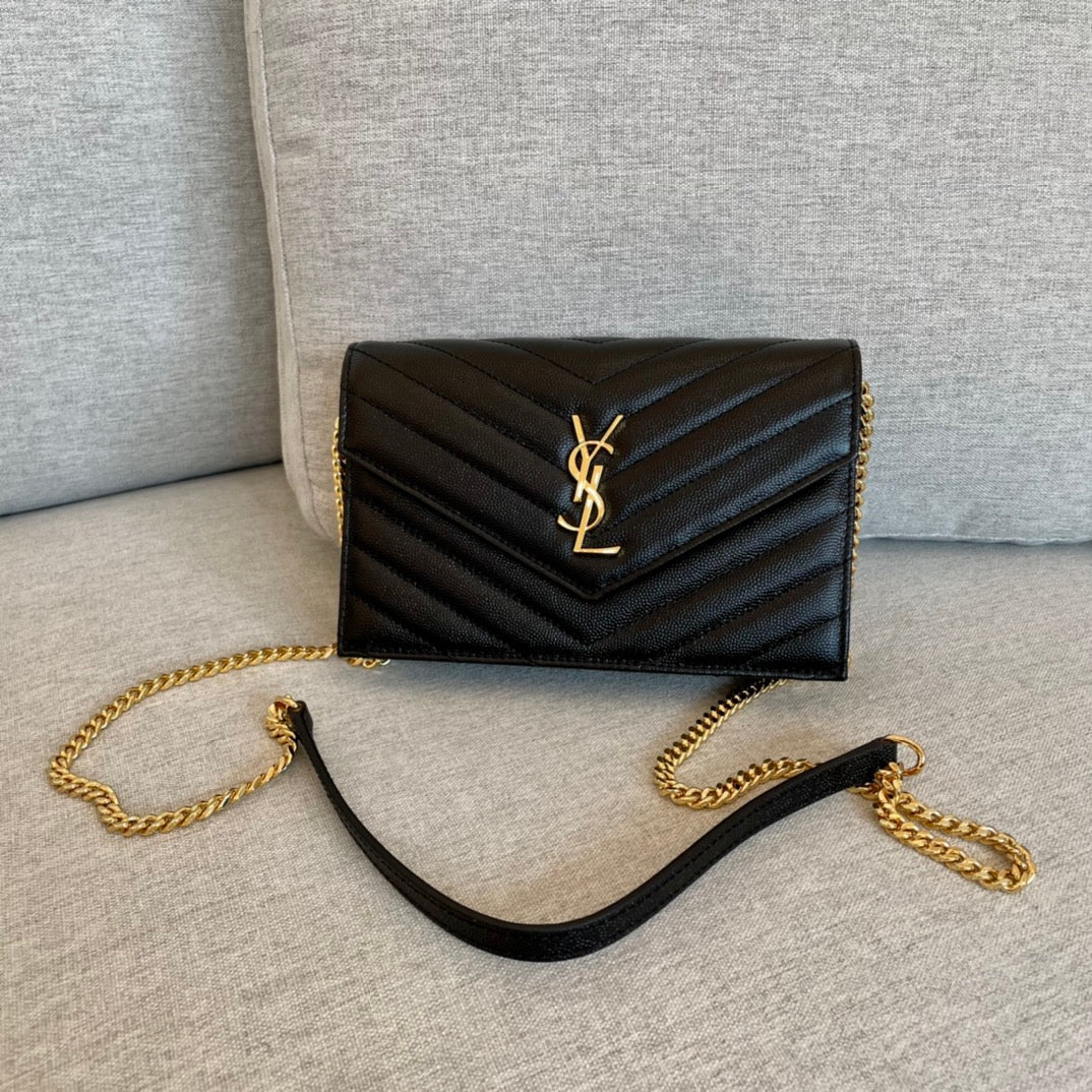 BY-Wallet Black Grain Leather Golden Hardware 19 cm