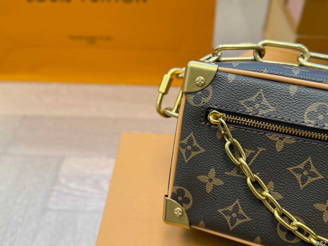 BL- Top quality Soft Trunk Box Bag Satchel 18x12cm