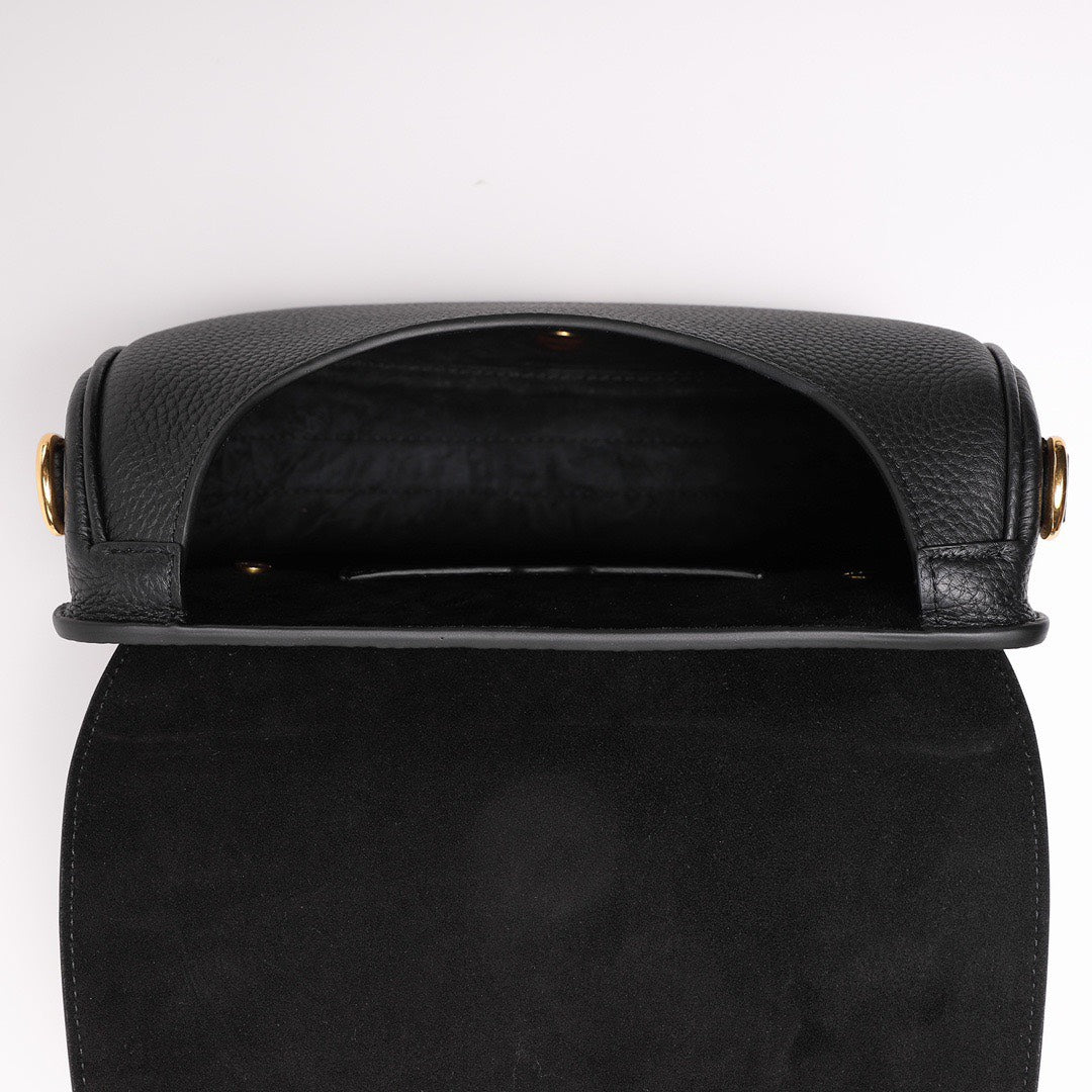 BD- Medium Bag Black M9319 size 22x6x17 cm