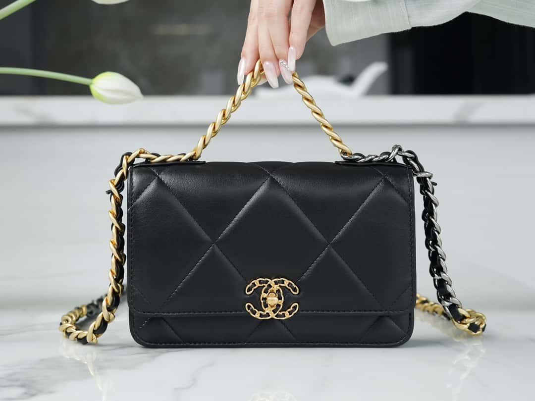 BC-19Wallet On Chain AP0957 BLACK Flap Bag