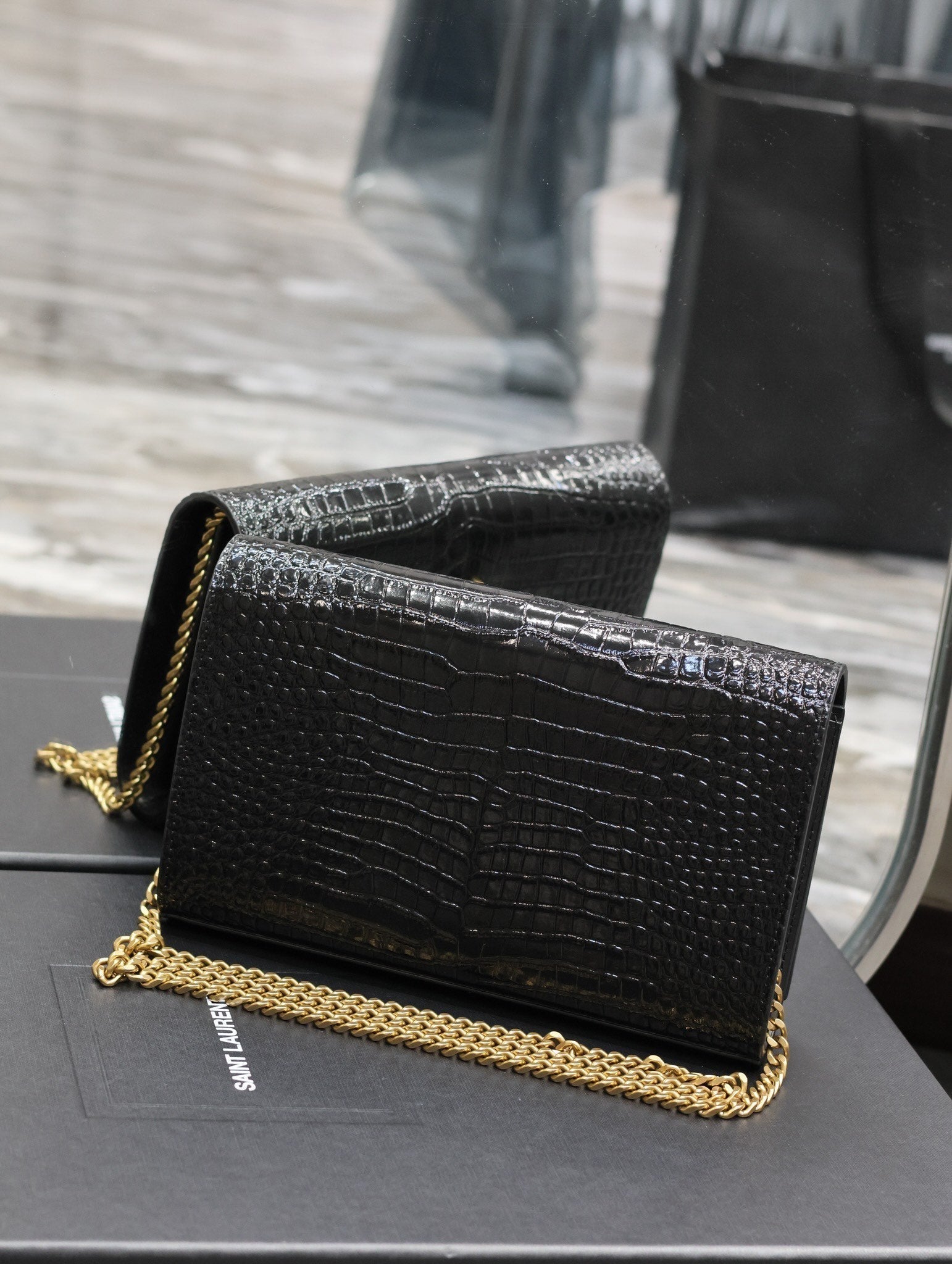 BY-NO.426584 Croc Embossed BLack Gold Hardware - 23x14x3cm