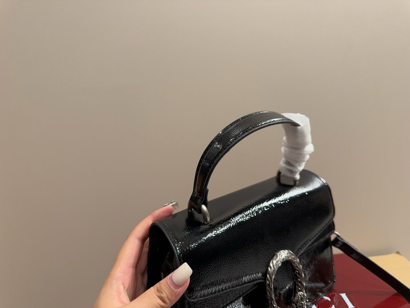 BG- Glossy Black Handbag Crossbody 24x17cm
