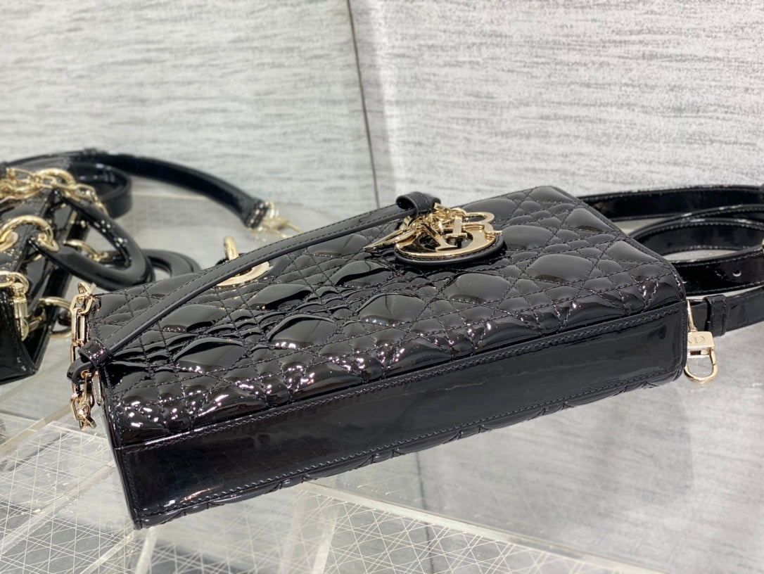BD- Lady Medium Patent Black Leather Bag - 26x6x14cm