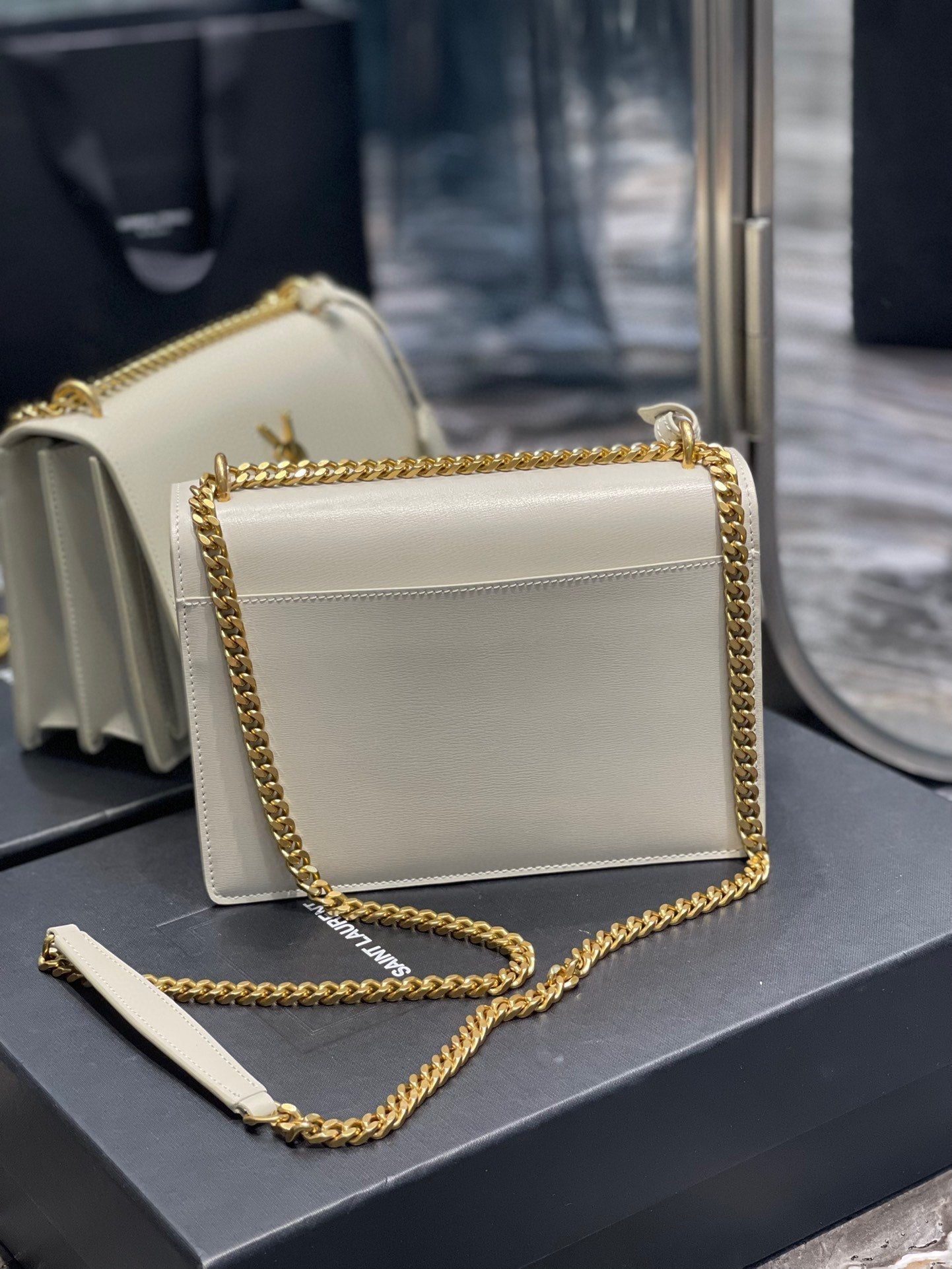 BY- Medium Sunset Bag 22 White Lambskin Gold Tone 22 x 16 x 8cm