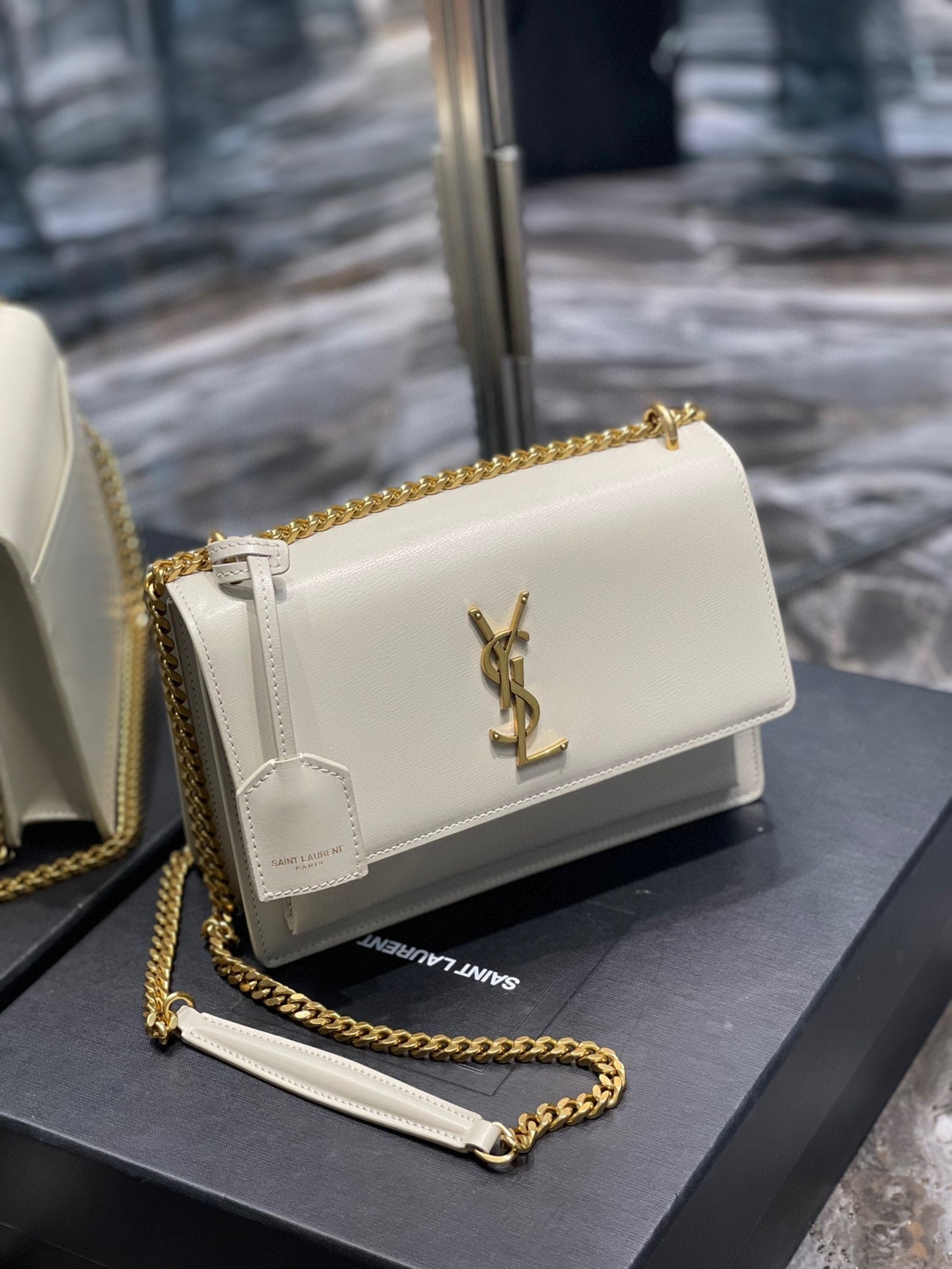 BY- Medium Sunset Bag 22 White Lambskin Gold Tone 22 x 16 x 8cm