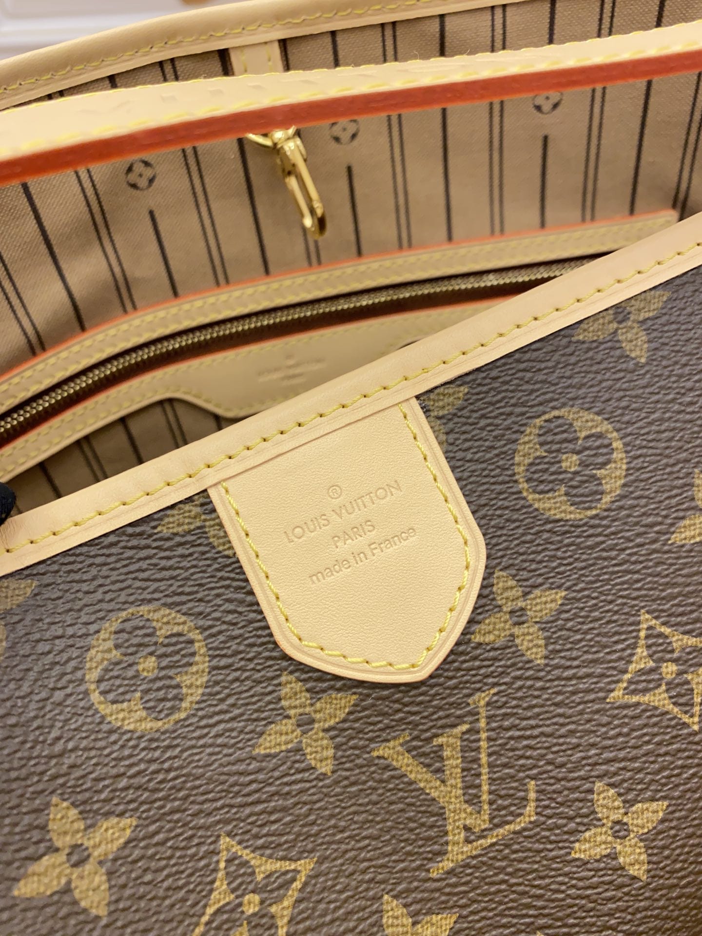 BL- Graceful Leather Bag