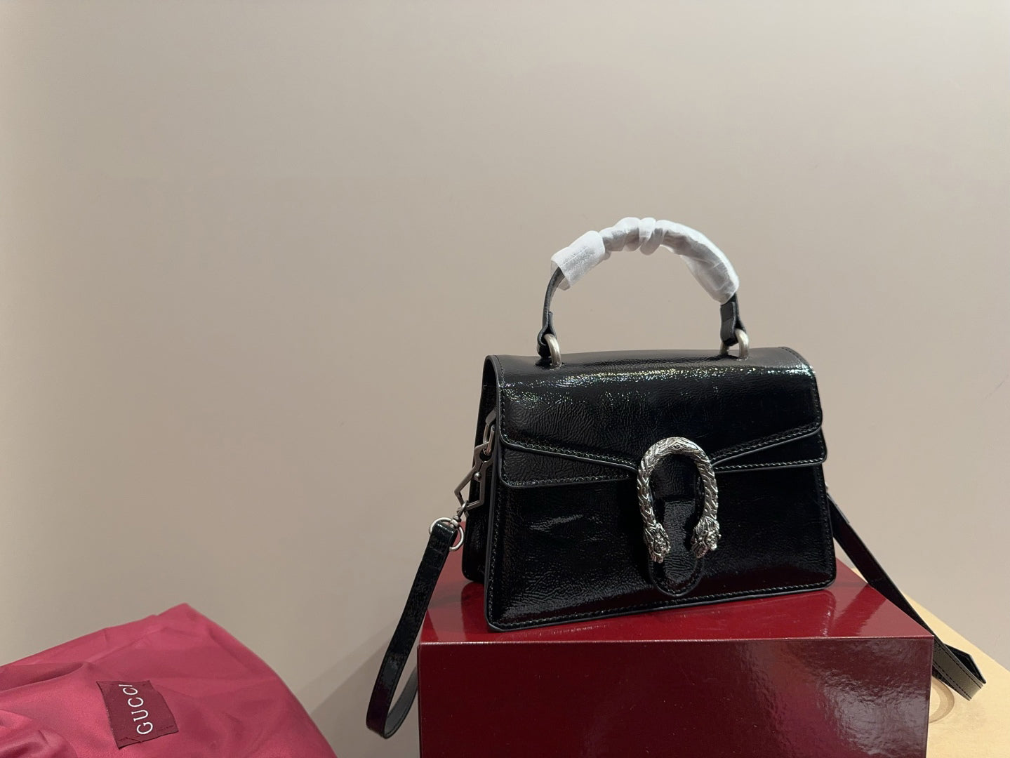 BG- Glossy Black Handbag Crossbody 24x17cm