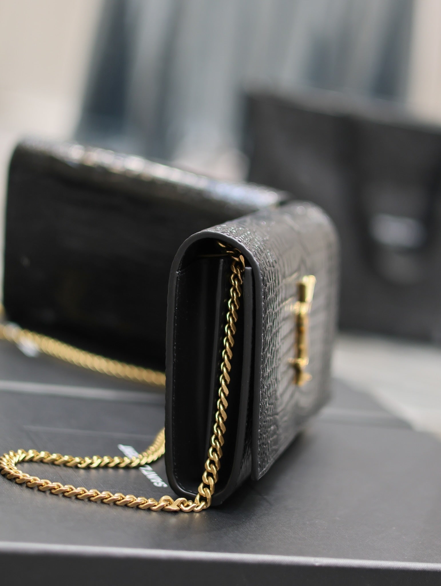 BY-NO.426584 Croc Embossed BLack Gold Hardware - 23x14x3cm