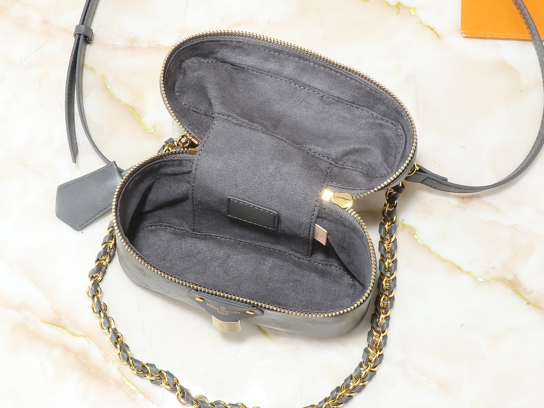 BL-Top quality Chain Pouch Shoulder Bag 19*11.5*6.5cm